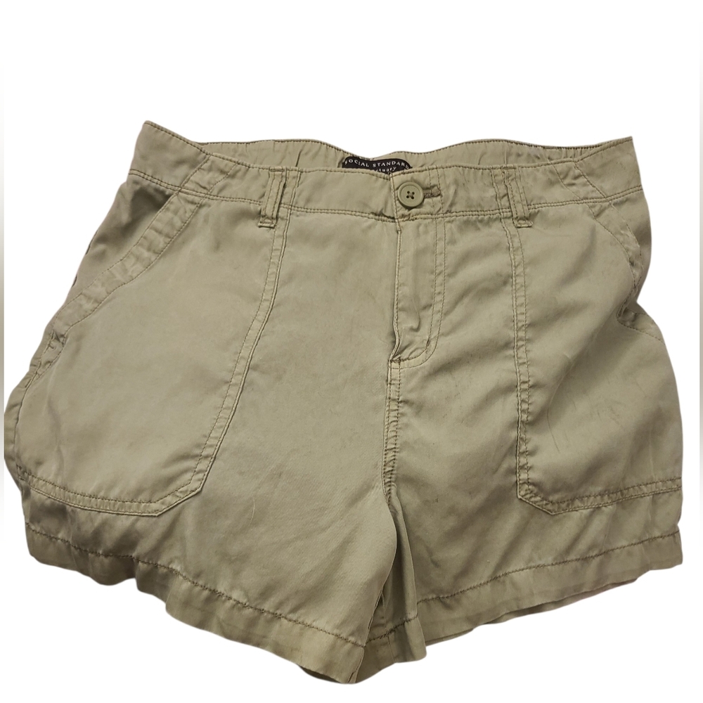 Social Standard By Sanctuary Shorts Women's Sage Khaki Large Pockets Size M